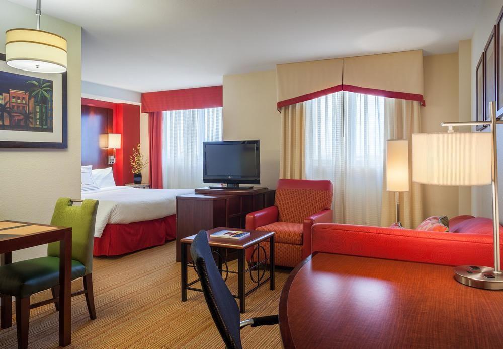 Residence Inn By Marriott Miami Airport Экстерьер фото