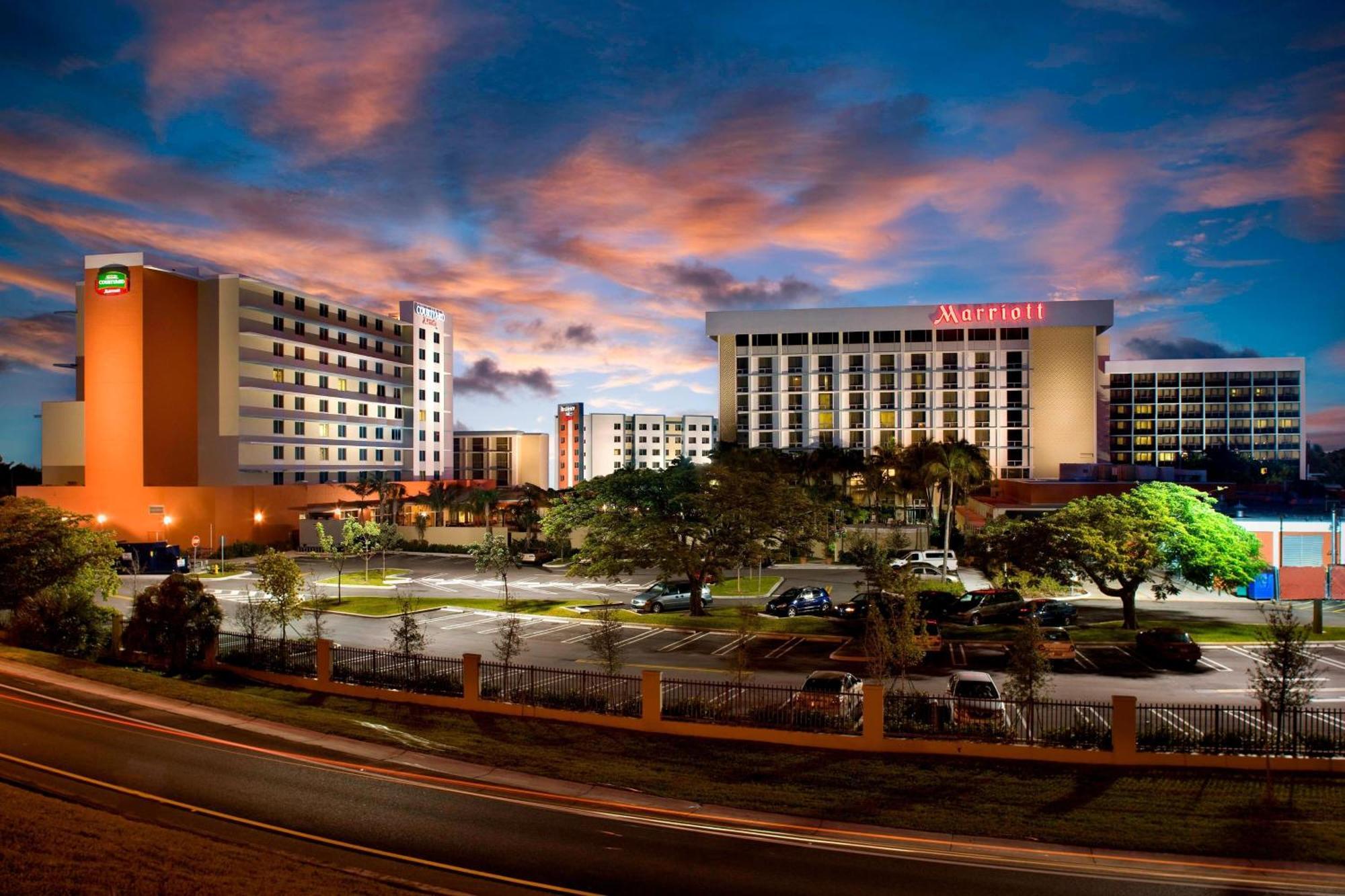 Residence Inn By Marriott Miami Airport Экстерьер фото