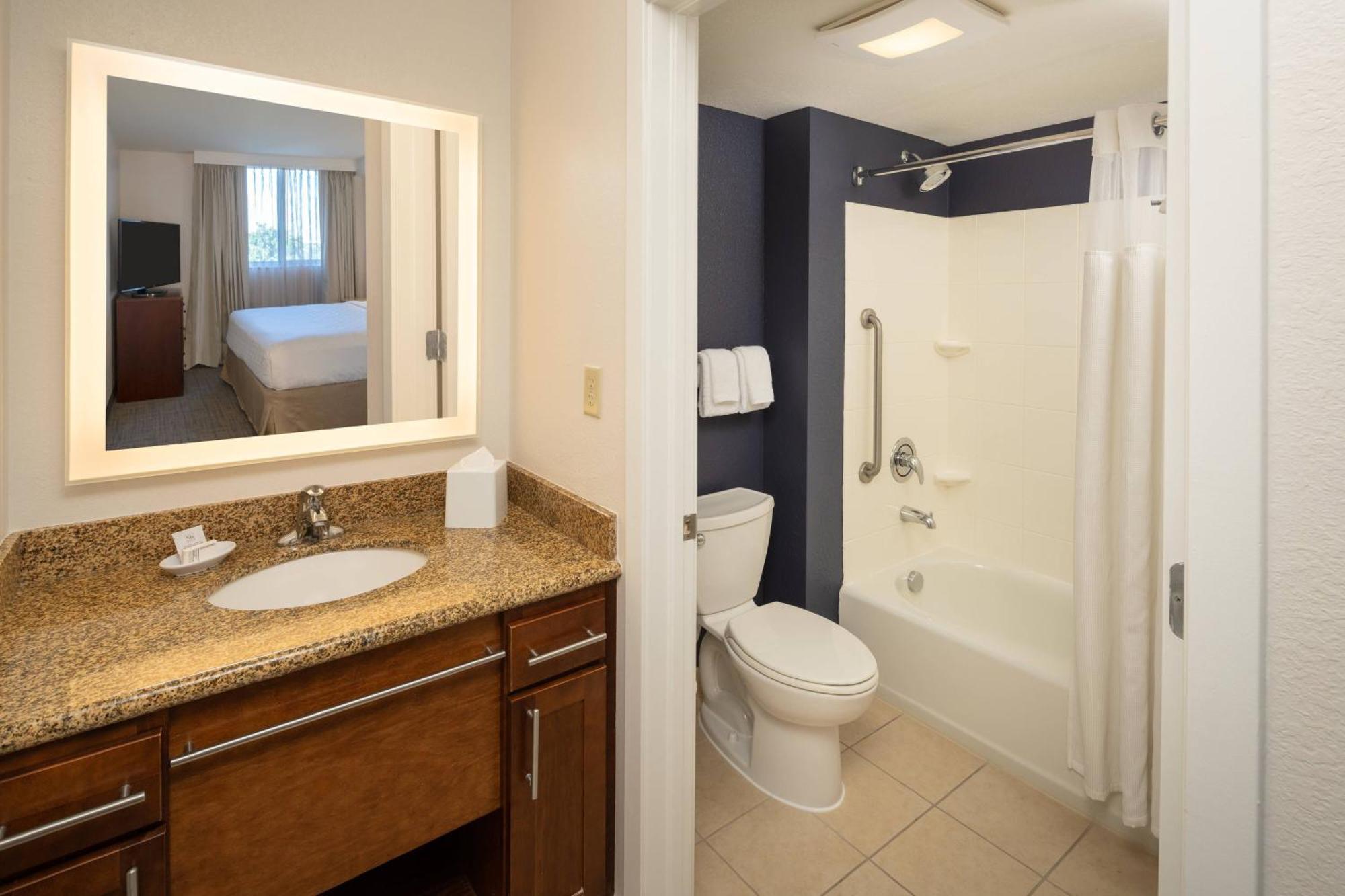 Residence Inn By Marriott Miami Airport Экстерьер фото